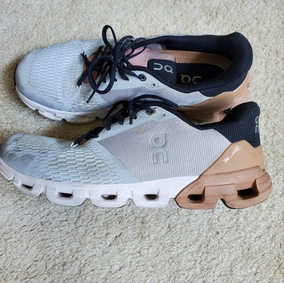 On Running Gray and Black Athletic Shoes with Mesh Upper. Size 10.5 - Picture 5 of 15